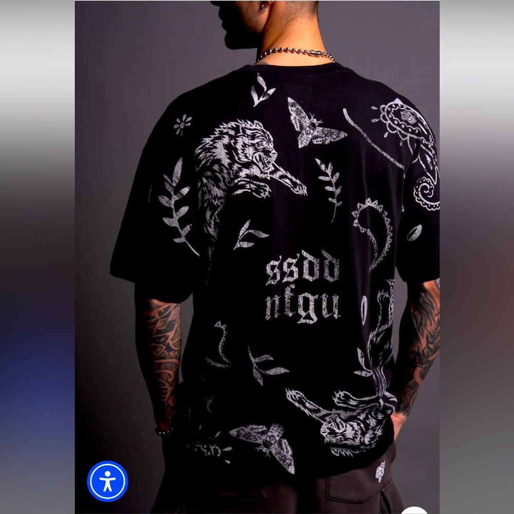⭕️Sold Out⭕️ Darc Sport Two Wolves Collection Tee sz large left